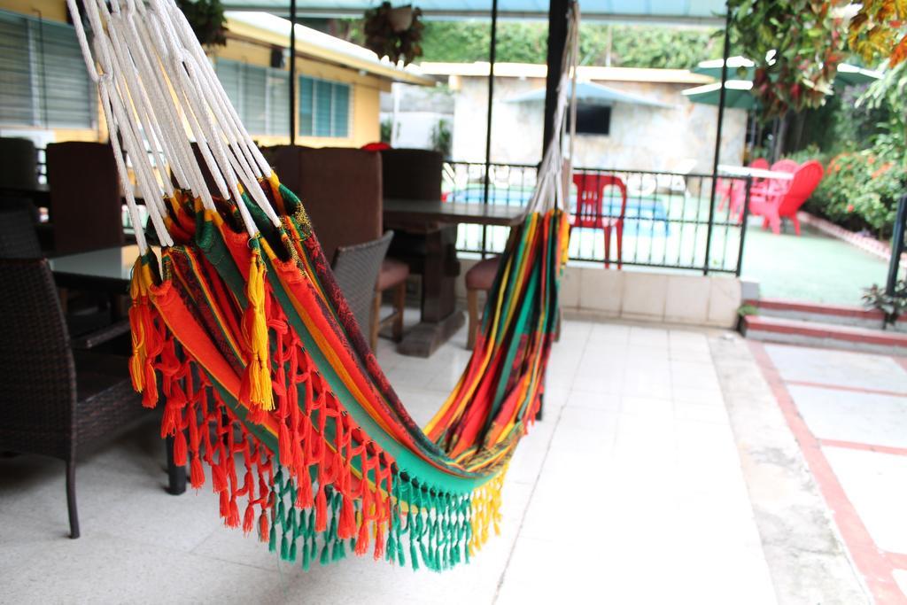 Hostal Cocos Inn Kota Panama Bagian luar foto