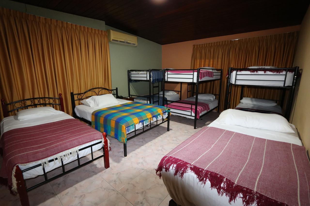 Hostal Cocos Inn Kota Panama Bagian luar foto