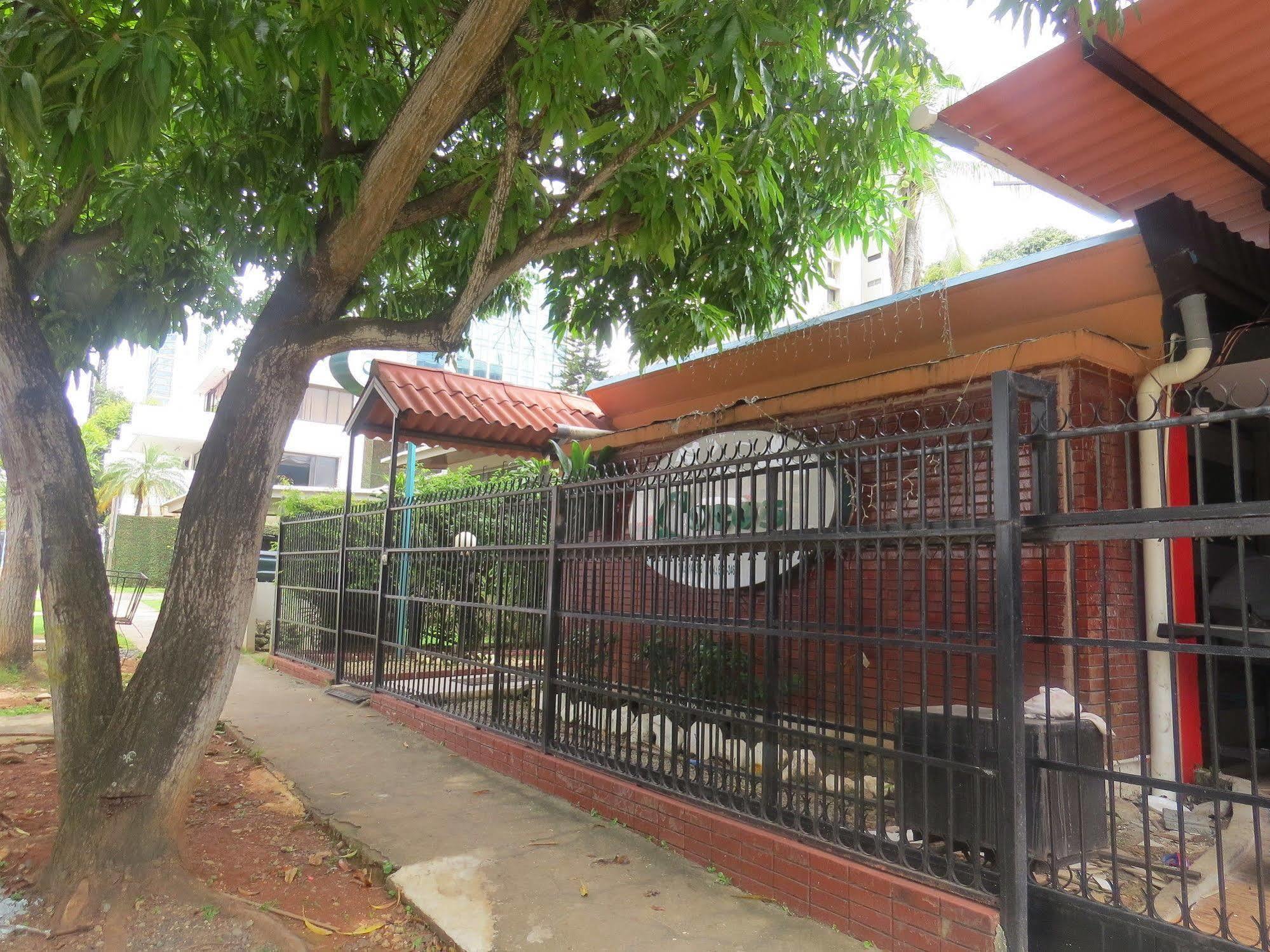Hostal Cocos Inn Kota Panama Bagian luar foto