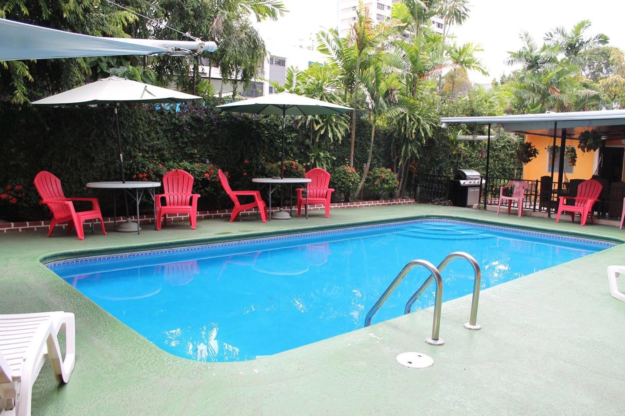 Hostal Cocos Inn Kota Panama Bagian luar foto